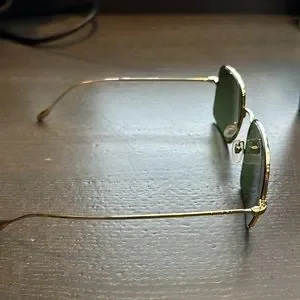 Gucci | Accessories | Gucci Gg 284s Sunglasses | Poshmark display picture 2